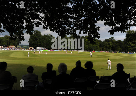 Match de cricket entre la promenade Sussex et du Yorkshire à Arundel Castle cricket ground Banque D'Images