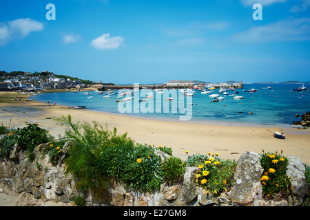 Plage de la ville et le port, Hughtown, St Mary, Îles Scilly 2014 Banque D'Images