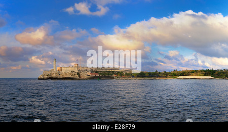 Vue panoramique de la forteresse El Morro à la Havane l'entrée de la baie au coucher du soleil Banque D'Images