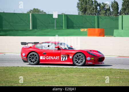 Ginetta G50 PRO de la team, conduite par GENTILI Roberto (ITA) , le GT4 European Series car racing Banque D'Images