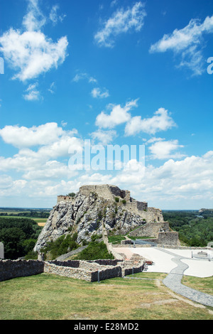 Château célèbre devin près de Bratislava, Slovaquie, Europe centrale. Banque D'Images