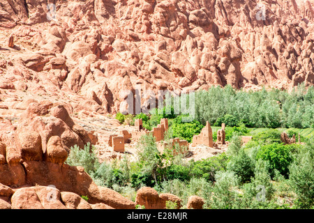 Le magnifique paysage spectaculaire et dans la vallée du Dadès près de Boumalne dans le sud, le Maroc, l'Afrique du Nord. Banque D'Images