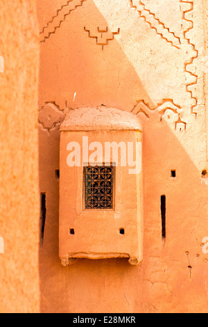 Détail de décoration à Taourirt Kasbah à Ouarzazate, dans le sud, le Maroc, l'Afrique du Nord. Banque D'Images