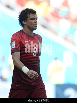 Pepe du Portugal pendant la Coupe du Monde 2014 Groupe G avant-match entre l'Allemagne et le Portugal à l'Arena Fonte Nova dans Salvador da Bahia, Brésil, 16 juin 2014. La Coupe du Monde de Football 2014 aura lieu au Brésil du 12 juin au 13 juillet 2014. Dpa : Crédit photo alliance/Alamy Live News Banque D'Images