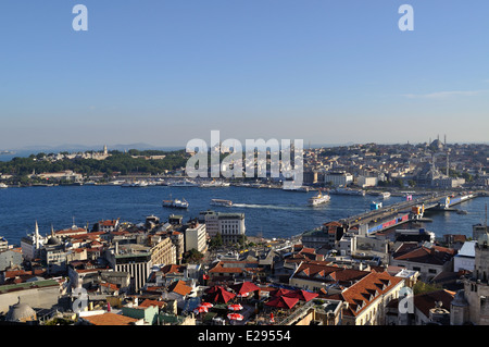 Détroit du Bosphore, vue de la tour de Galata, Istanbul,Turquie Banque D'Images