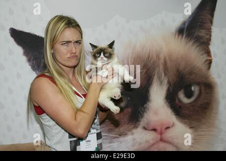 Las Vegas, NV, USA. 17 Juin, 2014. Tabby Cat grincheux, Bundesen présents à Las Vegas Licensing Expo 2014 - MAR, Mandalay Bay Resort and Casino, Las Vegas, NV le 17 juin 2014. Credit : James Atoa/Everett Collection/Alamy Live News Banque D'Images