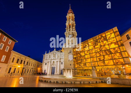 Plaza de la Seo square avec la cathédrale La Seo, Zaragoza, Aragon, Espagne Banque D'Images