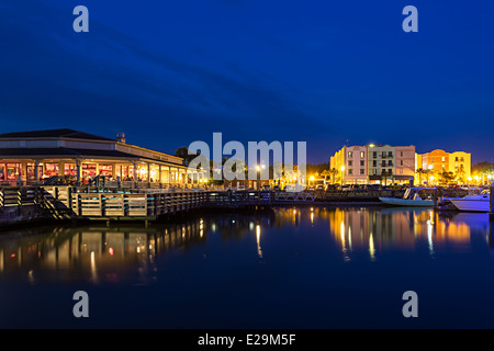 Le centre-ville de Baltimore, au crépuscule sur Amelia Island, en Floride. Banque D'Images