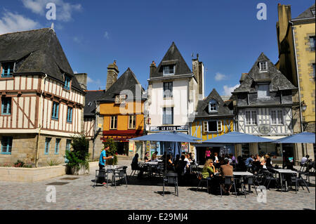 La France, Finistère, Quimper, maisons médiévales sur la place Terre au Duc (Terre au Duc Square) Banque D'Images