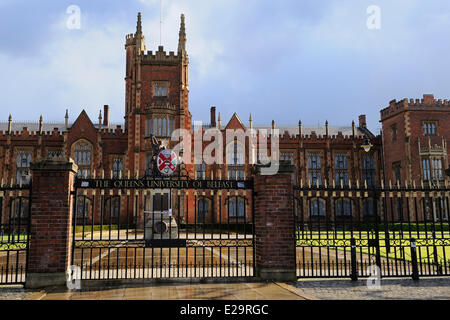 Royaume-uni, Irlande du Nord, Belfast, le bâtiment de l'Université Queen's, de l'architecture de style Tudor Banque D'Images