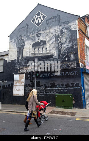 Royaume-uni, Irlande du Nord, Belfast, une murale dans le Titanic Belfast est loyaliste salon Banque D'Images