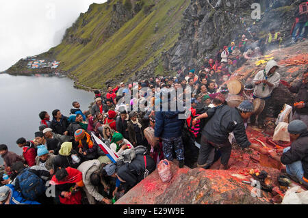 Le Népal, Zone Bagmati, Langtang Lirung de montagnes, la vallée de la Trisuli syncrétique, pèlerinage de Gosainkund, mélange Chamanism, Banque D'Images