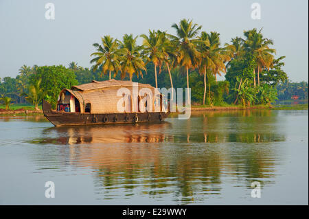 L'Inde, Etat du Kerala, Allepey, backwaters, péniche pour les touristes Banque D'Images