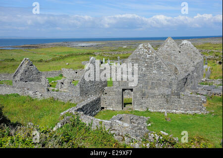 L'Irlande, dans le comté de Galway, les îles d'Aran, l'Inishmore, sept églises (Na Seacht Teampaill d'établissement monastique) Banque D'Images