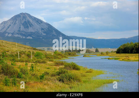 L'Irlande, comté de Donegal, Dunlewy lake et le Mont Errigal (751 m) Banque D'Images