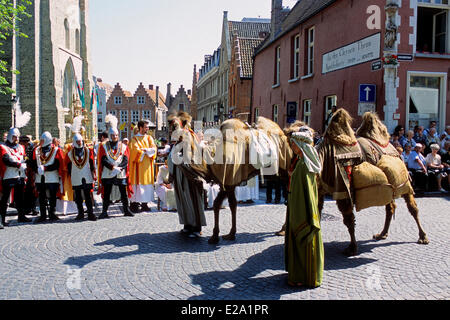 Belgique, Flandre occidentale, Bruges, défilé des rois mages rois dans les rues de Bruges pour célébrer Pâques Banque D'Images