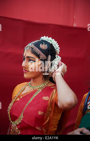 L'Inde, l'Etat du Tamil Nadu, Mahabalipuram (Mamallapuram), festival de danse traditionnelle indienne, danseuse indienne femme Banque D'Images