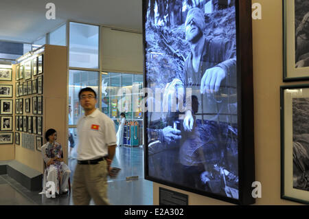 Vietnam, Saigon (Ho Chi Minh Ville), le musée des débris de guerre, Requiem, une exposition de photos affichage des photos par les photographes qui Banque D'Images