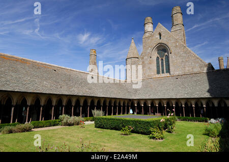 France, Manche, Mont Saint Michel classé au Patrimoine Mondial par l'UNESCO, le cloître de l'abbaye, jardin médiéval Banque D'Images