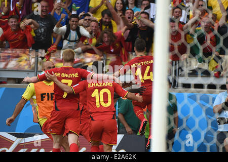 Belo Horizonte, Brésil. 17 Juin, 2014. Célébration de l'objectif de Dries Mertens (14), Belgique, sur l'Algérie au cours de match valide pour le groupe H de la Coupe du monde, au stade Mineirao de Belo Horizonte, Brésil, le 17 juin 2014. La Belgique a remporté 2 à 1. Dpa : Crédit photo alliance/Alamy Live News Banque D'Images