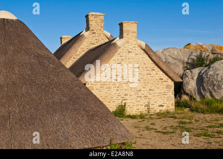 La France, Finistère, pays païen, Kerlouan, Menehan, ancien hameau de pêcheurs et les algues restauré Banque D'Images