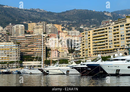 Principauté de Monaco, Monaco, yachts à quai dans le Port Hercule Banque D'Images