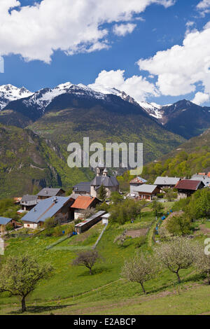 France, Savoie, Tarentaise, Aigueblanche, église Baroque du 17ème siècle de St Martin à Villargerel hameau, vue sur la Banque D'Images