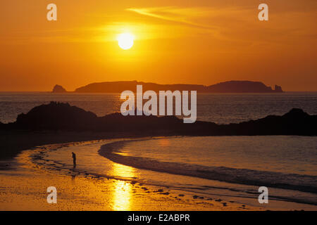 La France, de l'Ille et Vilaine, Côte d'Emeraude (Emerald Coût), Saint Malo, coucher de soleil sur la plage du Sillon Banque D'Images