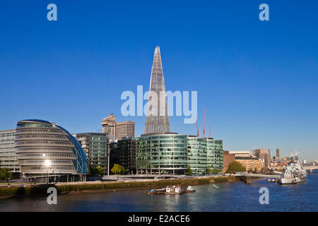 United Kingdown, London, Southwark, l'Hôtel de Ville et le Shard London Bridge Tower de l'architecte Renzo Piano, la plus haute tour en Banque D'Images