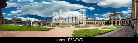 Vue panoramique du Palais Zwinger (Der Dresdner Zwinger), cœur historique de Dresde, Allemagne. Banque D'Images