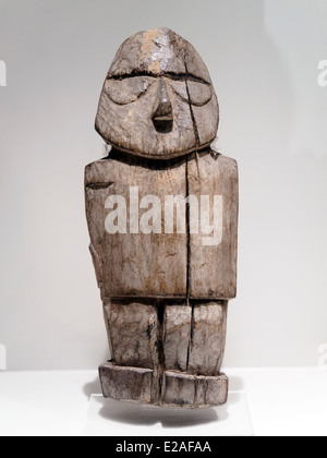 Période Impériale Chimu Figurine 1300 AD - AD 1352 Museo de Arte Precolombino, Cusco - Pérou, figurine, ou stylisée et parfois presque insinué des représentations humaines ont constitué une forme de représentant des êtres humains et à travers ces déplacer vers une compréhension du créateur. Tenter l'exercice de les regarder à travers les yeux de quelqu'un qui a vécu il y a des siècles seraient surpris de son propre reflet dans ces images, où le détail est rempli par notre vision, en les convertissant en représentants de la délicatesse et de la forme, de la grâce et le mouvement. De plus, l'esthétique montrent un remorquage de Pise Banque D'Images