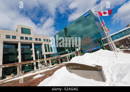 Canada, Province du Nouveau-Brunswick, Moncton, rue Main, Moncton Square, l'hôtel de ville et l'édifice de la Banque de Montréal Banque D'Images