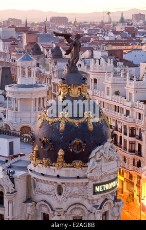 Espagne, Madrid, Edificio Metropolis conçu par les architectes français Jules et Raymond Fevrier à La Union y el Fenix d'avion Banque D'Images