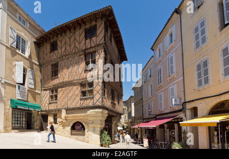 France, Gers, Auch, arrêt sur El Camino de Santiago, maison avec colombages dans les Pousterles (ruelles médiévales) de Banque D'Images