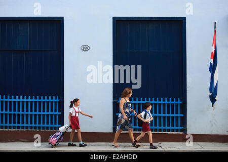 Cuba, Ciudad de La Habana Province, La Havane, La Habana Vieja, quartier classé au Patrimoine Mondial par l'UNESCO, à l'école et l'école garçon Banque D'Images