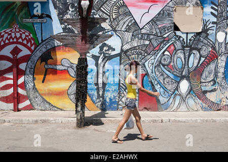 Cuba, Ciudad de La Habana Province, La Havane, Centro Habana, peintures murales de l'art Afro Cuban project dans le callejon de Banque D'Images