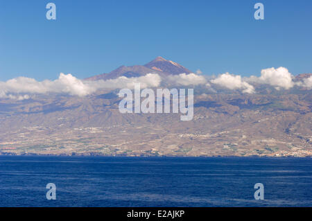 L'Espagne, Iles Canaries, Tenerife, vue de la mer de l'île de Tenerife et le volcan du Teide dans le Parc National du Teide énumérés Banque D'Images