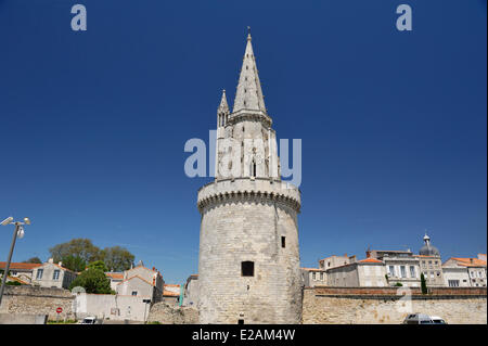 En France, en Charente Maritime, La Rochelle, tour de la Lanterne (tour-lanterne) dans le vieux port Banque D'Images