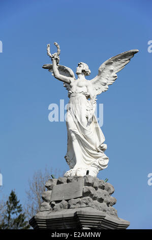 La France, l'Aisne, Saint Michel en Thierache, Place Rochefort, Monument commémoratif de guerre Banque D'Images