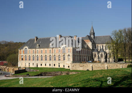 La France, l'Aisne, Saint Michel en Thiérache, l'abbaye du xiie siècle et son parc verdoyant Banque D'Images