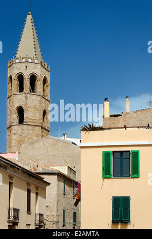 Italie, Sardaigne, Province de Sassari, Alghero, Marco Polo Bouclier défensif, Cathédrale de Santa Maria construite au xvie siècle par Banque D'Images