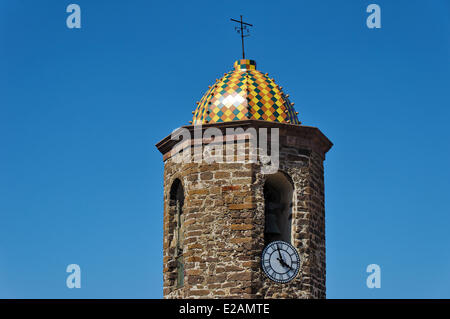 Italie, Sardaigne, Province de Sassari, Golfe de l'Asinara, Castelsardo, Sant'Antonio Abate cathédrale construite au 16ème siècle avec ses Banque D'Images