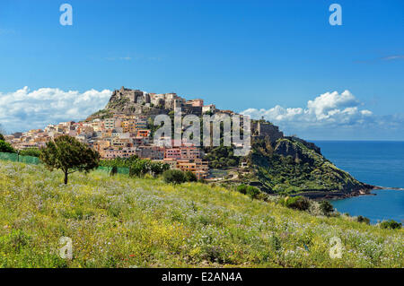 Italie, Sardaigne, Province de Sassari, Golfe de l'Asinara, Alghero, ville médiévale fondée au xiie siècle par les génois et Banque D'Images