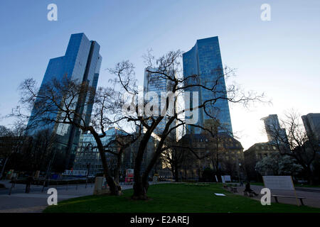 Allemagne, Hesse, Frankfurt am Main, Willy Brandt square, du quartier financier Banque D'Images