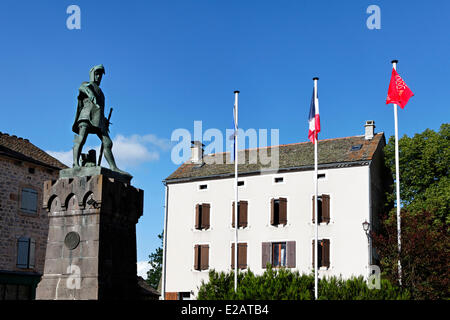 La France, la Lozère, Châteauneuf de Randon, statue de Bertrand du Guesclin Banque D'Images