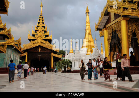 Myanmar (Birmanie), Division de Yangon, Yangon, Pagode de Shwedagon, datée entre la 6e et 10e siècle Banque D'Images