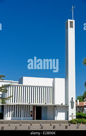 France, Gironde, Arcachon, Cap Ferret, paroi blanche église appelée Notre Dame des Flots Banque D'Images