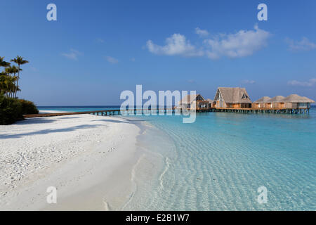 Baa Atoll, Maldives, Anantara Kihavah Villas hotel, bungalows sur pilotis Banque D'Images