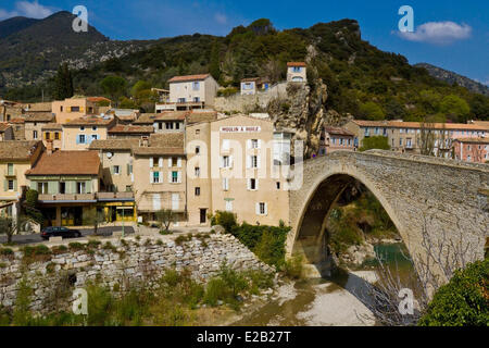 France, Drôme, Drôme Provençale, Nyons, pont romain sur l'Eygues Banque D'Images