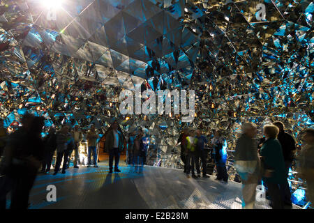 Autriche, Tyrol, Wattens, Swarovski Crystal Worlds, Dôme de la Crystal par André Heller, Brian Eno, Susanne Schmögner, prix de Banque D'Images